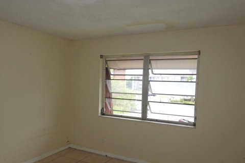 Copropriété à vendre à Lauderdale Lakes, Floride: 1 chambre, 61.5 m2 № 1183247 - photo 2