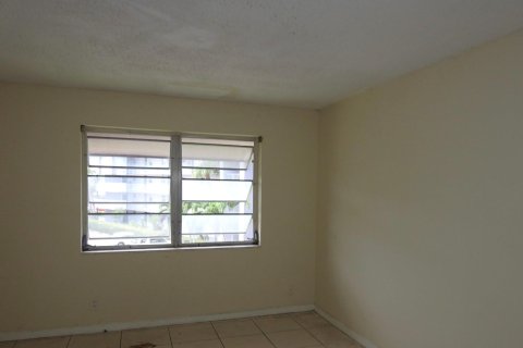 Copropriété à vendre à Lauderdale Lakes, Floride: 1 chambre, 61.5 m2 № 1183247 - photo 1