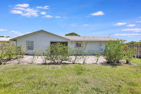 Villa ou maison à vendre à Jensen Beach, Floride: 4 chambres, 143.07 m2 № 1208070 - photo 16