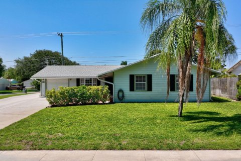 Villa ou maison à vendre à Jensen Beach, Floride: 4 chambres, 143.07 m2 № 1208070 - photo 13