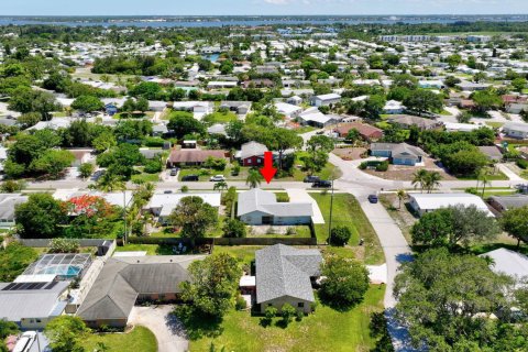 Villa ou maison à vendre à Jensen Beach, Floride: 4 chambres, 143.07 m2 № 1208070 - photo 6