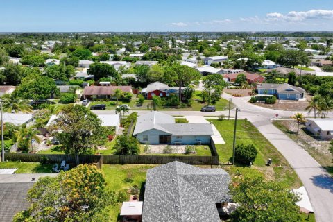 Villa ou maison à vendre à Jensen Beach, Floride: 4 chambres, 143.07 m2 № 1208070 - photo 3