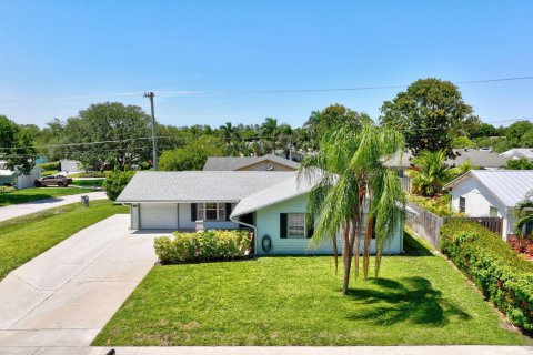 Villa ou maison à vendre à Jensen Beach, Floride: 4 chambres, 143.07 m2 № 1208070 - photo 12