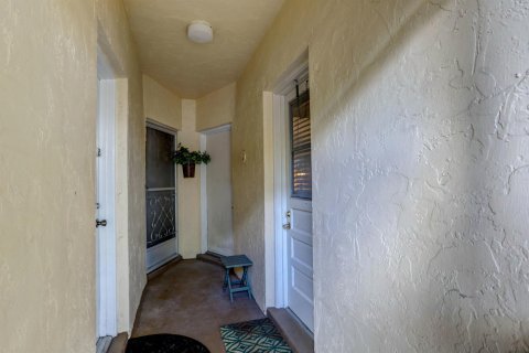 Condo in Palm Beach Gardens, Florida, 2 bedrooms  № 1207830 - photo 2