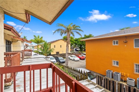 Townhouse in Hialeah, Florida 2 bedrooms, 76.64 sq.m. № 1347682 - photo 7