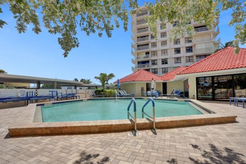 Condominio en venta en Riviera Beach, Florida, 2 dormitorios, 123.56 m2 № 1178370 - foto 18