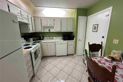 Condo in Lauderhill, Florida, 2 bedrooms  № 1004420 - photo 14