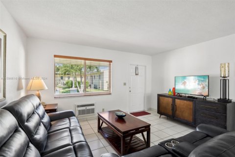 Hotel en venta en Hollywood, Florida № 1206124 - foto 14