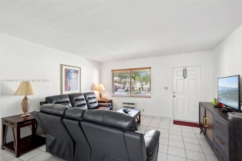 Hotel en venta en Hollywood, Florida № 1206124 - foto 12