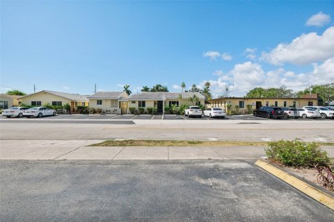 Hotel en venta en Hollywood, Florida № 1206124 - foto 3