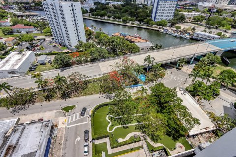 Condo in Miami, Florida, 2 bedrooms  № 1206073 - photo 12