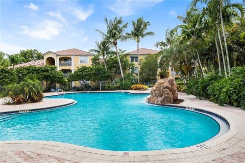 Condominio en venta en Coconut Creek, Florida, 1 dormitorio, 78.6 m2 № 1182363 - foto 1