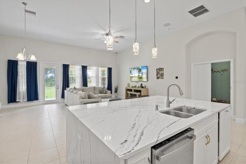 House in Fish Hawk, Florida 5 bedrooms, 365.01 sq.m. № 1391053 - photo 12