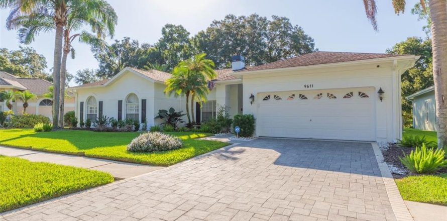 Villa ou maison à Tampa, Floride 4 chambres, 217.67 m2 № 1381490