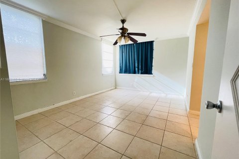 Condo in Davie, Florida, 3 bedrooms  № 1381659 - photo 15