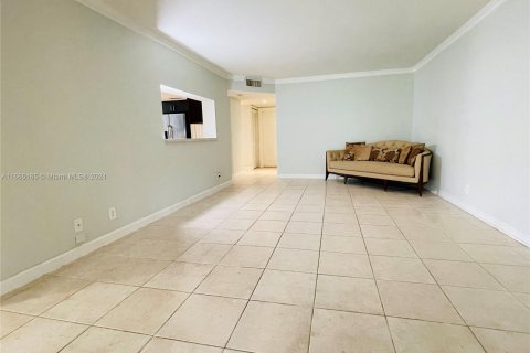 Condo in Davie, Florida, 3 bedrooms  № 1381659 - photo 9