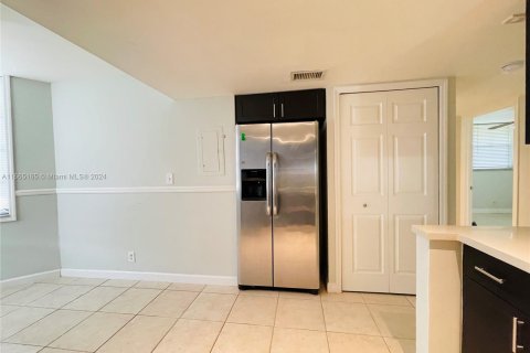 Condo in Davie, Florida, 3 bedrooms  № 1381659 - photo 4