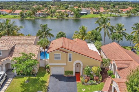 Villa ou maison à vendre à Sunrise, Floride: 3 chambres, 132.2 m2 № 1381702 - photo 1