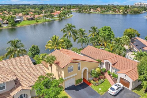 Villa ou maison à vendre à Sunrise, Floride: 3 chambres, 132.2 m2 № 1381702 - photo 2