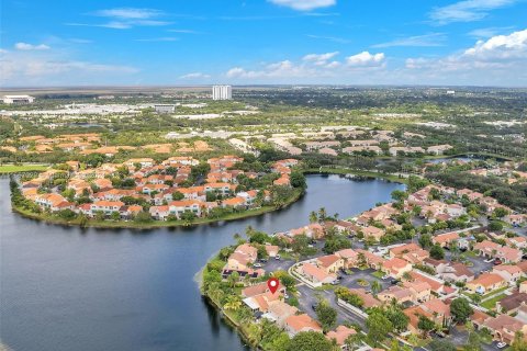 Villa ou maison à vendre à Sunrise, Floride: 3 chambres, 132.2 m2 № 1381702 - photo 3