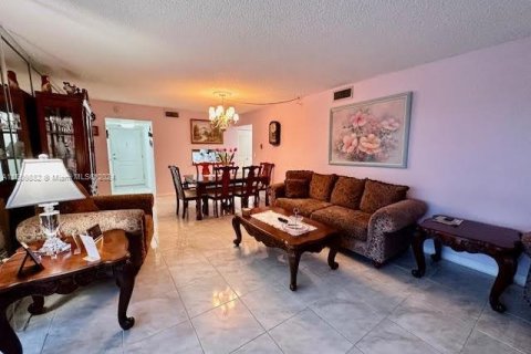 Condominio en venta en Aventura, Florida, 2 dormitorios, 106.09 m2 № 936234 - foto 3