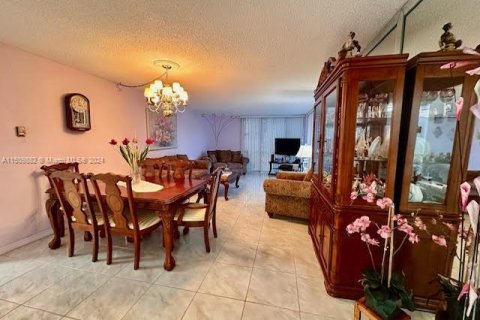 Condominio en venta en Aventura, Florida, 2 dormitorios, 106.09 m2 № 936234 - foto 8