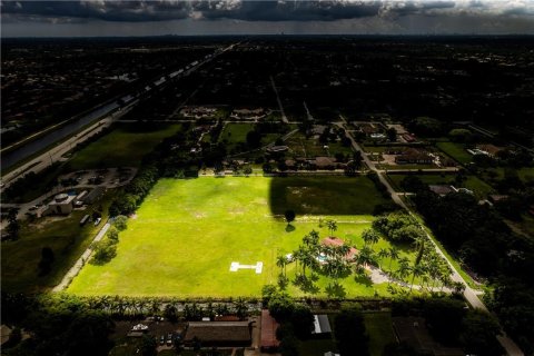 Купить земельный участок в Саутвест-Ранчес, Флорида № 1139470 - фото 4