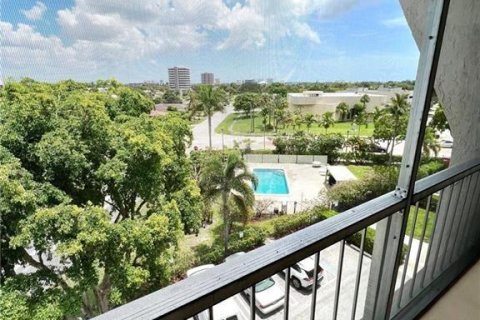 Condo in West Palm Beach, Florida, 2 bedrooms  № 1139472 - photo 7