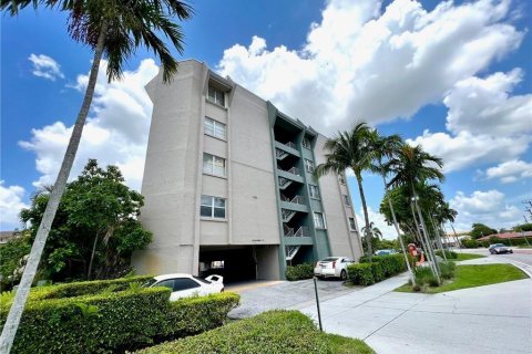 Condo in West Palm Beach, Florida, 2 bedrooms  № 1139472 - photo 12