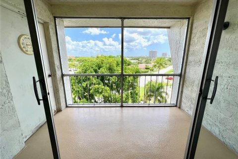 Condo in West Palm Beach, Florida, 2 bedrooms  № 1139472 - photo 8