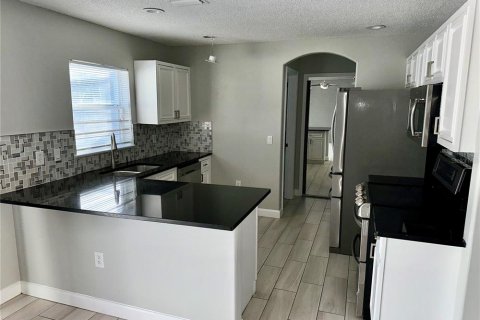 Casa en venta en Orlando, Florida, 4 dormitorios, 122.54 m2 № 1424719 - foto 2