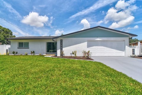 Villa ou maison à louer à Saint Petersburg, Floride: 3 chambres, 120.12 m2 № 1346628 - photo 3