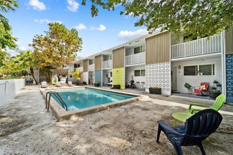 Immobilier commercial à vendre à Pinecrest, Floride: 1477.7 m2 № 949618 - photo 11