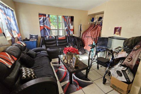 House in Fort Lauderdale, Florida 3 bedrooms, 79.06 sq.m. № 464577 - photo 9