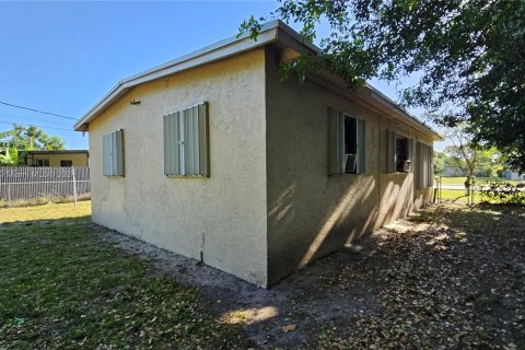 House in Fort Lauderdale, Florida 3 bedrooms, 79.06 sq.m. № 464577 - photo 17