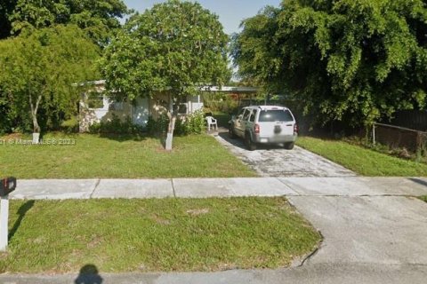 House in Fort Lauderdale, Florida 3 bedrooms, 79.06 sq.m. № 464577 - photo 2