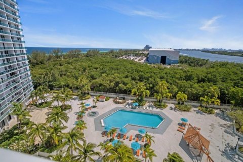 Copropriété à vendre à Sunny Isles Beach, Floride: 2 chambres, 126.07 m2 № 607849 - photo 12