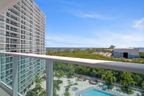 Condominio en venta en Sunny Isles Beach, Florida, 2 dormitorios, 126.07 m2 № 607849 - foto 9