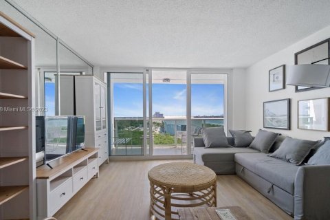 Condo in Sunny Isles Beach, Florida, 2 bedrooms  № 607849 - photo 21