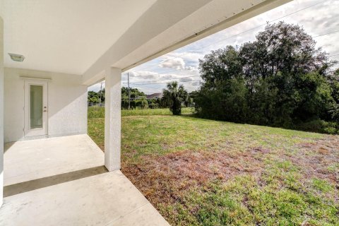 House in Vero Beach, Florida 3 bedrooms, 151.71 sq.m. № 1221337 - photo 5