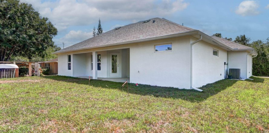 House in Vero Beach, Florida 3 bedrooms, 151.71 sq.m. № 1221337