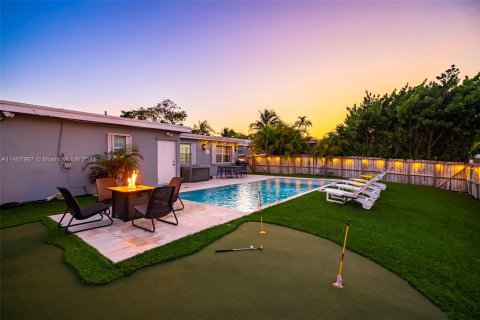 Villa ou maison à vendre à Hollywood, Floride: 4 chambres, 164.16 m2 № 931817 - photo 3