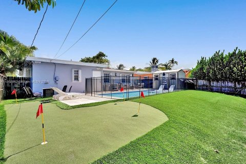 Villa ou maison à vendre à Hollywood, Floride: 4 chambres, 164.16 m2 № 931817 - photo 4