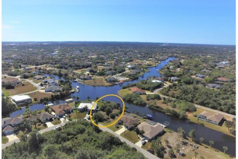 Terreno en venta en Port Charlotte, Florida № 919084 - foto 3