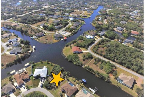 Terreno en venta en Port Charlotte, Florida № 919084 - foto 1