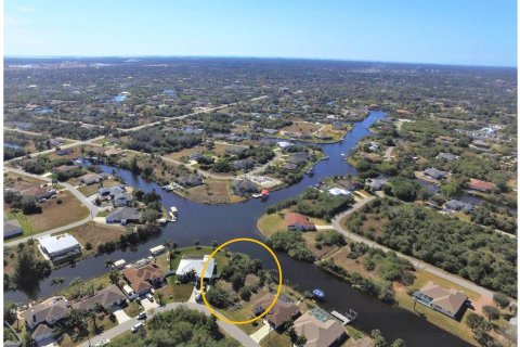 Terreno en venta en Port Charlotte, Florida № 919084 - foto 4