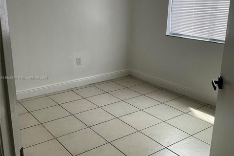 Copropriété à louer à Miami, Floride: 3 chambres, 91.69 m2 № 1332654 - photo 4