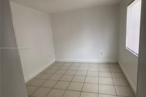 Copropriété à louer à Miami, Floride: 3 chambres, 91.69 m2 № 1332654 - photo 3