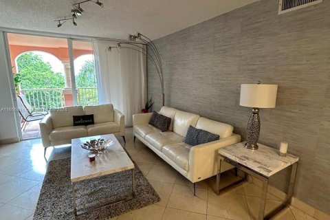 Copropriété à vendre à Aventura, Floride: 2 chambres, 109.62 m2 № 1401190 - photo 2