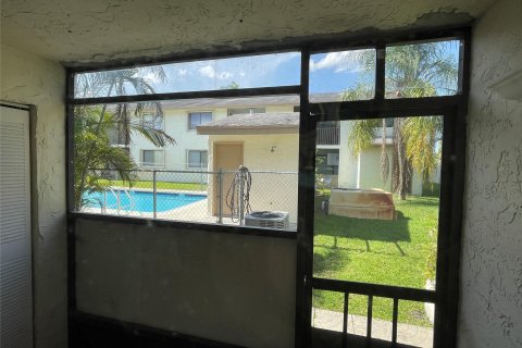 Condo in Margate, Florida, 2 bedrooms  № 1178627 - photo 4